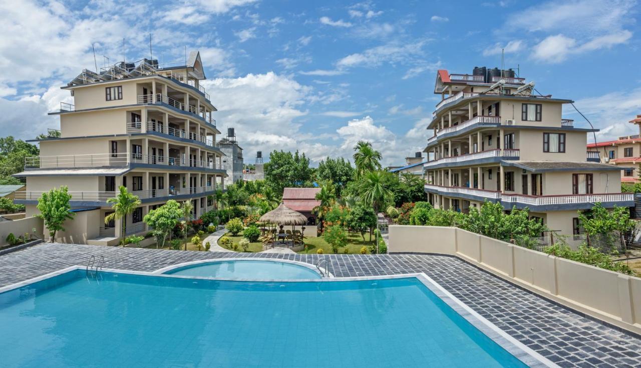 Hotel Monalisa Chitwan Саураха Екстер'єр фото