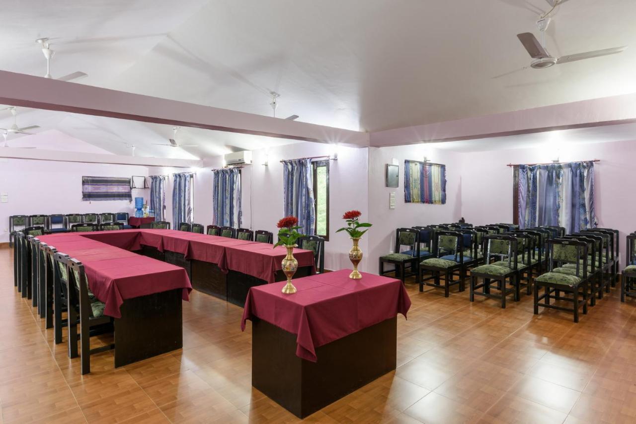 Hotel Monalisa Chitwan Саураха Екстер'єр фото